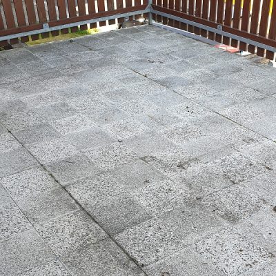 Venkovní terasa před čištěním